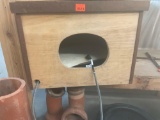 Heated pet box