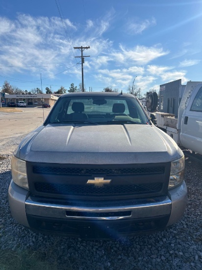 2009 Chevy k1500 pick up updated post with miles