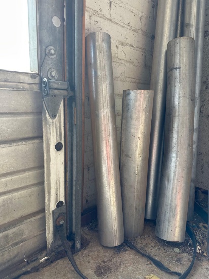 3 3 1/2 exhaust pipes 5ft with small pieces