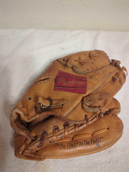 Rawlings Baseball Glove