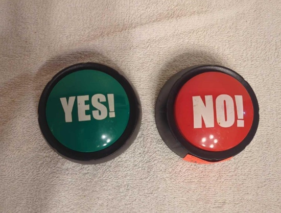 YES AND NO NOVELTY BUTTONS