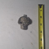 Pendant with rhinestone skull with headphones