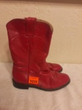 size 6 Red Justin Ropers.