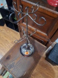 Necklace hanger