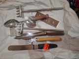 Kitchen bundle- has an ateco cake icing spatula in it