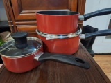 3 T-fal non stick sauce pans- 2 lids. Great condition
