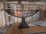 Metal table top basket