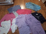 Mixed lot of women_s clothing sizes vary.