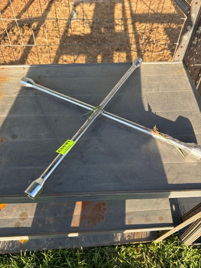 Four-way lug wrench