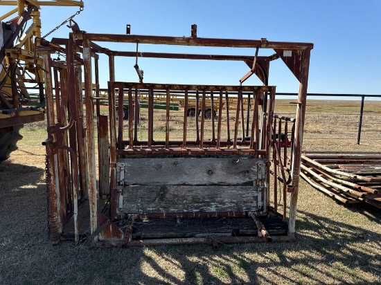 Cattle squeeze chute, and some extra cattle panels.