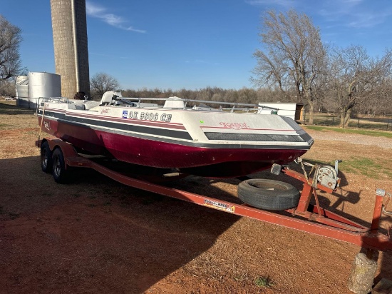 20 foot  Boat Outboard cobra motor. Needs some tlc 1989 HAS TITLE