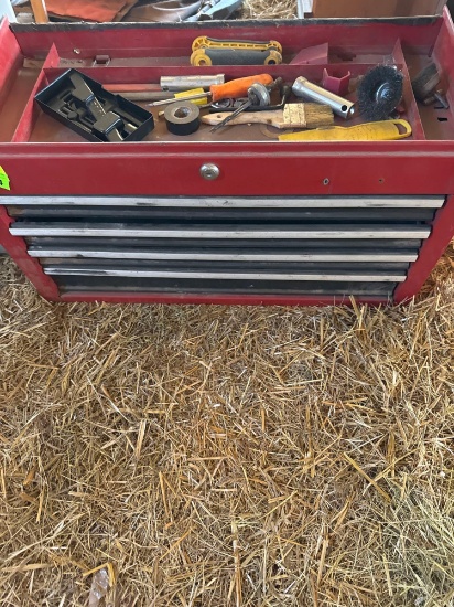 Metal tool box Must bring help to load