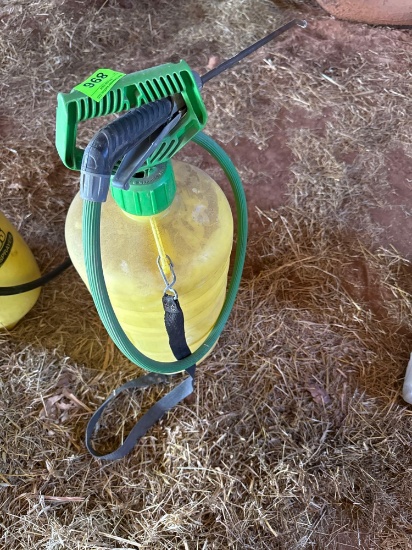 Fertilizer sprayer
