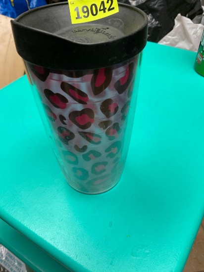Drinking cup with lid