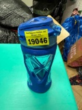 Drinking tub with lid