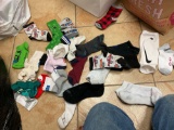 Shoes and socks, socks do not match