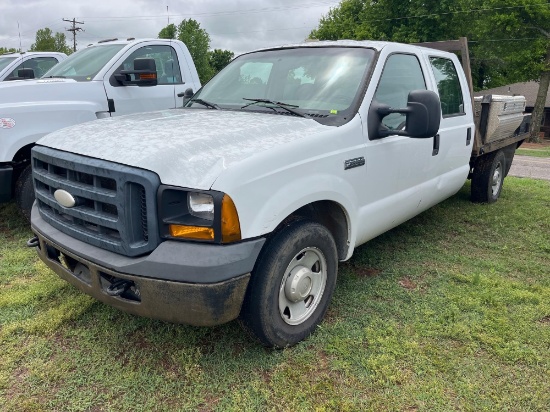 2006 Ford F250 crewcab flatbed