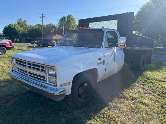 A- 1982 Chevy 1ton dump truck