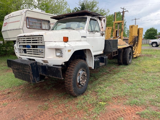 A- 1987 Ford F700 4x4 tree spade truck