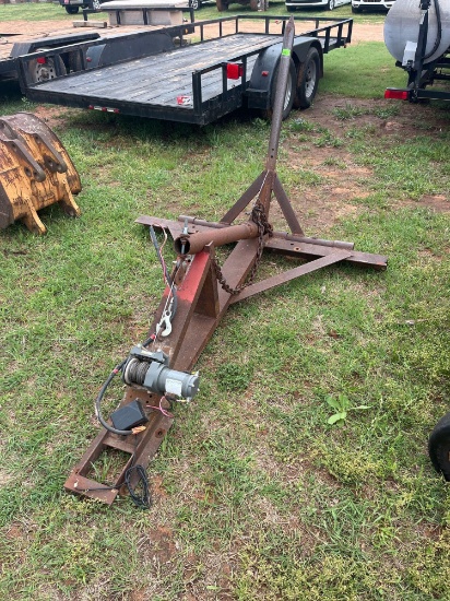 C- bale spike for pickup bed