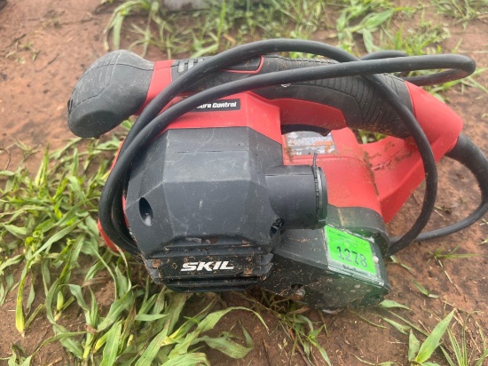 I- Skil belt sander