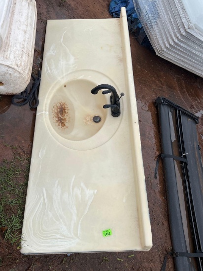 J - bathroom sink/counter