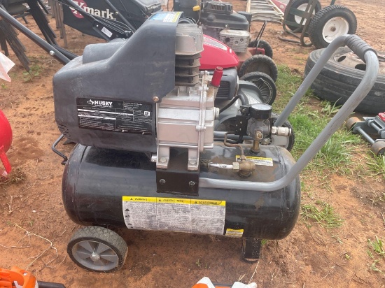 L - Husky 8 gal portable air compressor