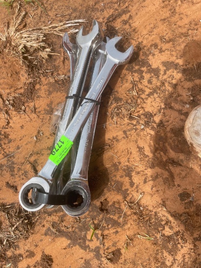 L - 20mm wrenches