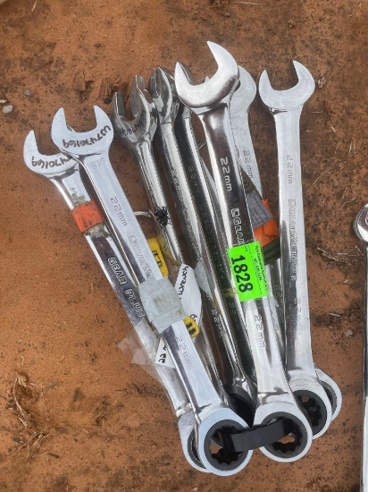 L - 22mm wrenches