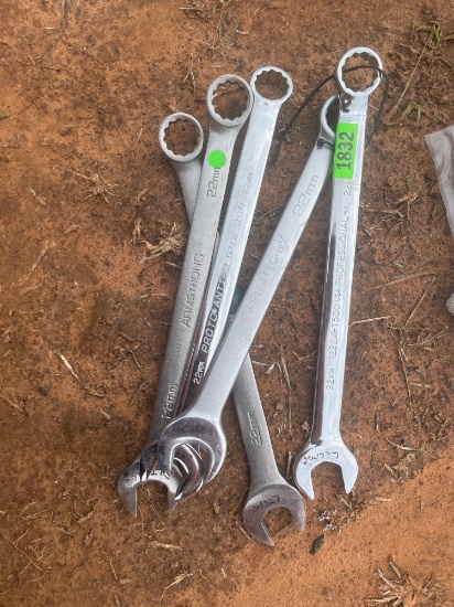 L - 22mm wrenches