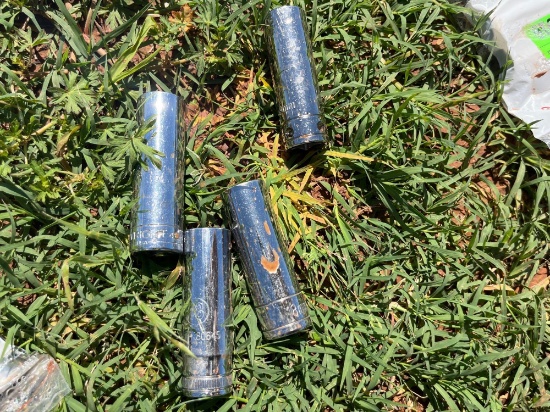 L - sockets