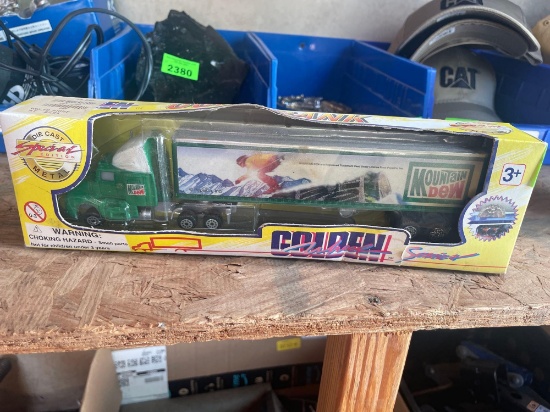 R - Golden wheel series Mountain Dew truck