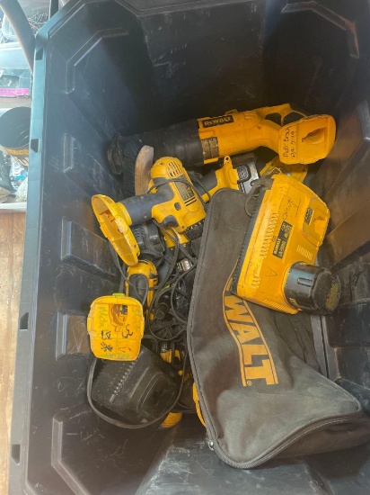 R - DeWalt power tools