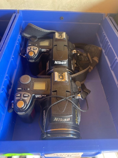R - 2 Nikon cameras