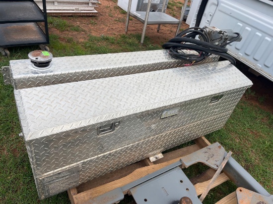 F - aluminum fuel tank with toolbox and 12v pump