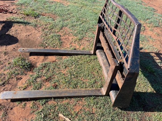 F - Cat skid steer forks