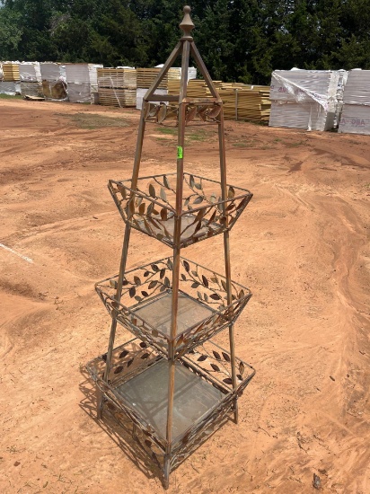 P - 3 tiered metal room decor