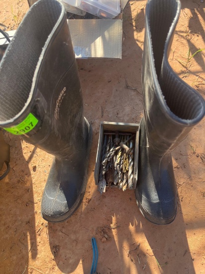 P - Rubber boots, drill bits and more