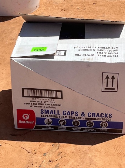 P Foam and Fill small cracks spray