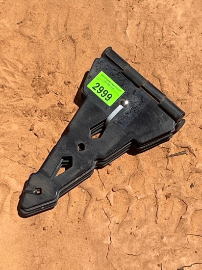 P Gate hinges