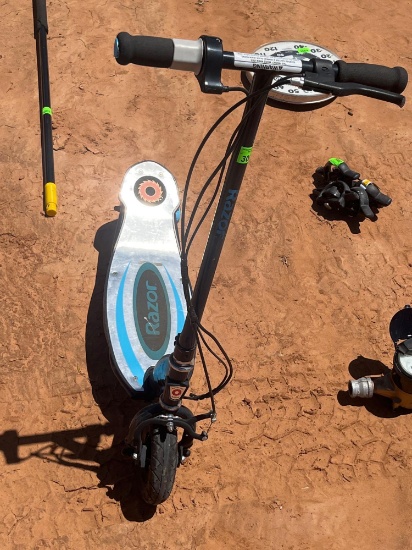 P Electric scooter