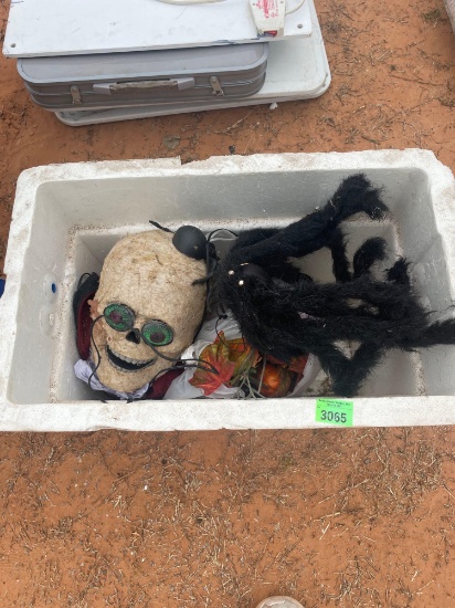 P - Halloween decor