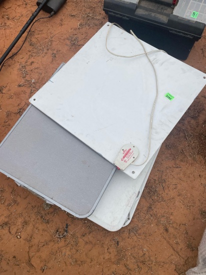 P - folding tables; heating panel
