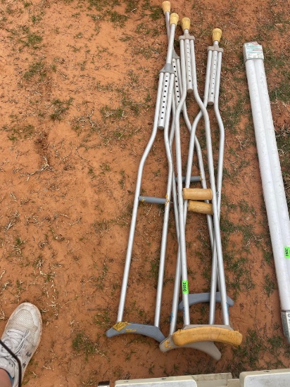 Q crutches