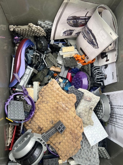 Q box with legos