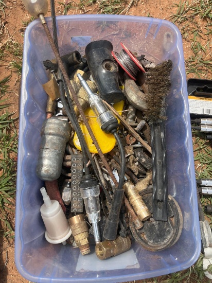 G miscellaneous Screwdrivers, wire brush, etc.
