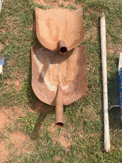 G handle and shovel heads