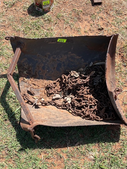 H- metal scoop with chain