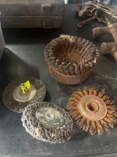 Grinder brushes