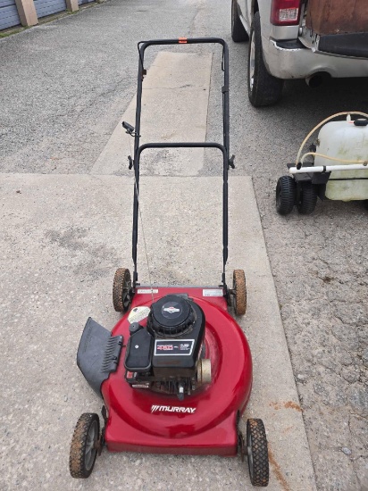 Murray Push Mower. Briggs and Stratton 450 Series , 148 cc, Walk behind Mower. Runs.
